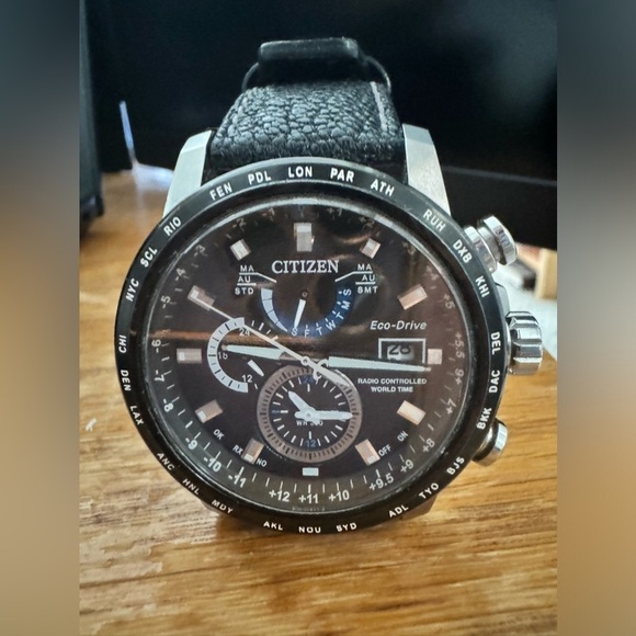 CITIZEN H820-S103959 world time eco-drive black solar quartz mens leather watch - Picture 3 of 11